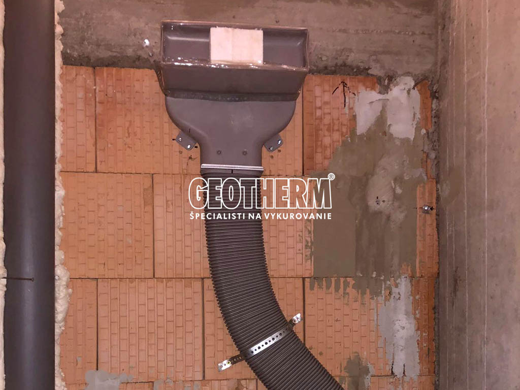 plocha-vetracia-rura-comfo-flat Flexibilná, zvonku vlnitá, pevná vetracia rúrka.